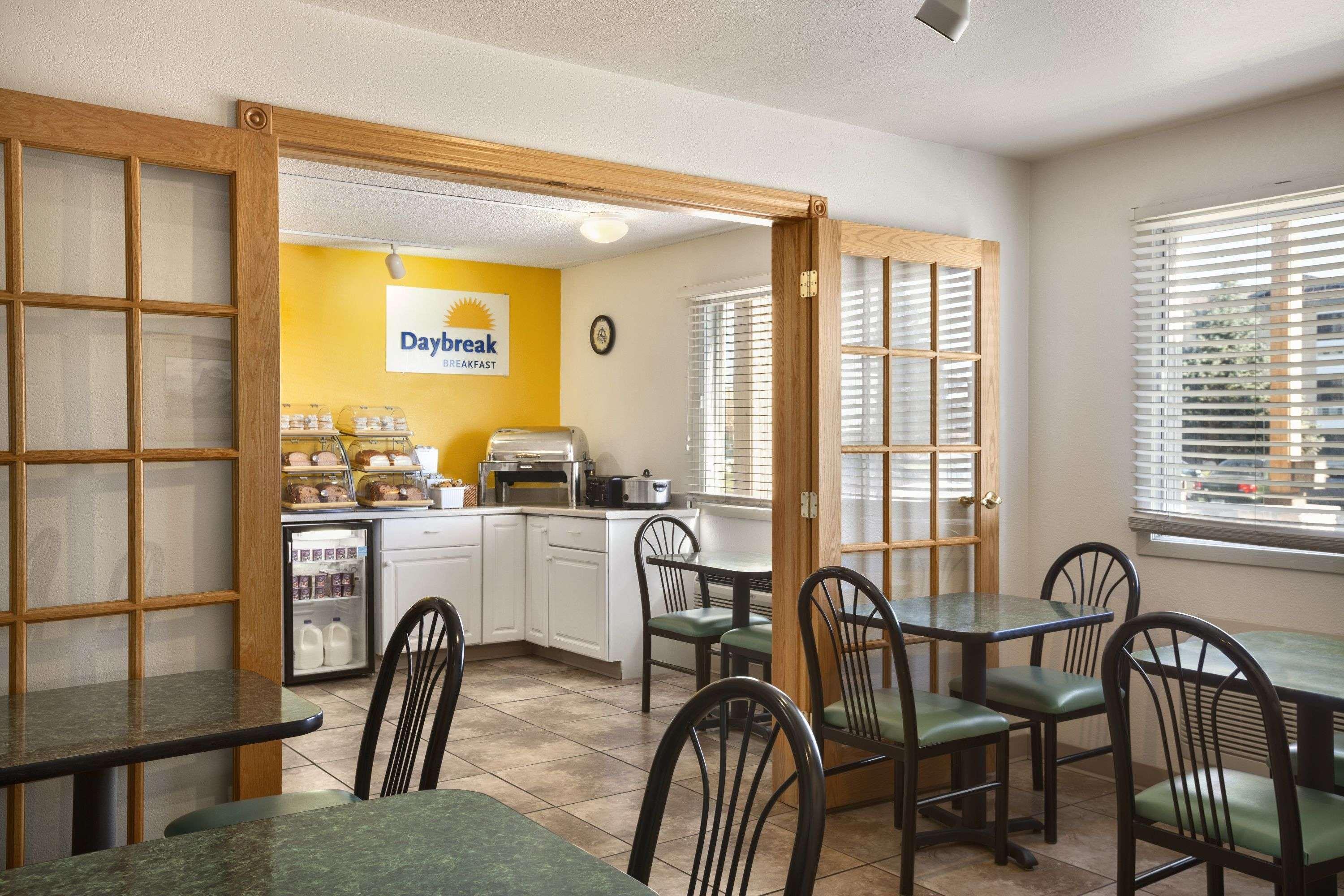 Days Inn By Wyndham Билингс Екстериор снимка